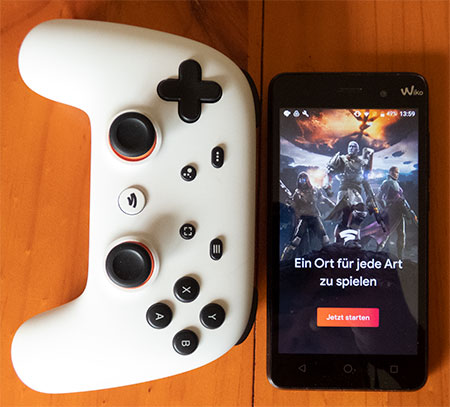 oogle Stadia mit Handy und Stadia Controller